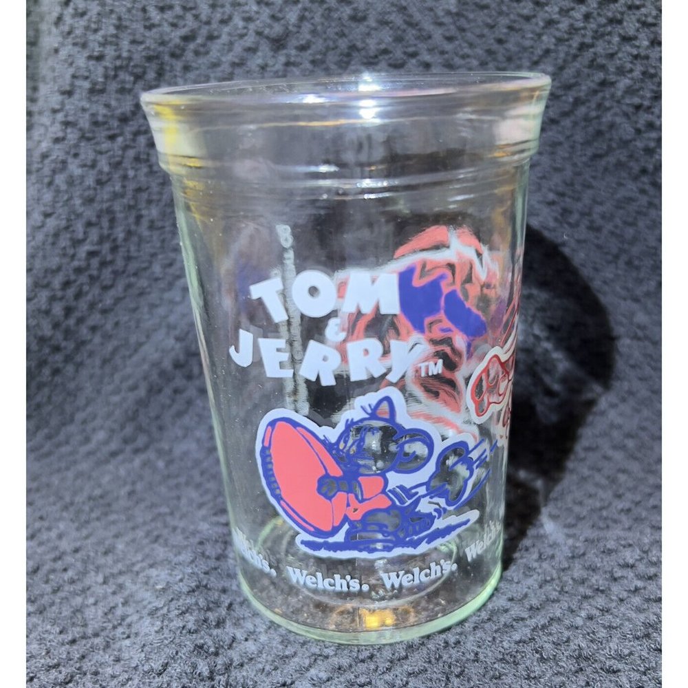 VTG 1991 Tom & Jerry 8oz Welch's Jelly Juice‎ Glass Football Mouse Cat Chase